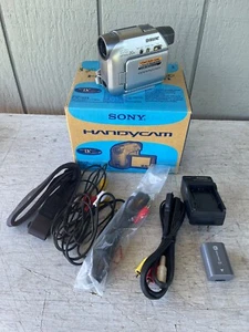 Videocamera Sony Handycam DCR-HC21 funzionante - Foto 1 di 8