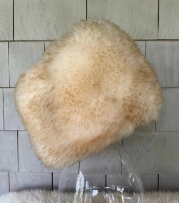 Sombrero de piel estilo cosaco vintage, pelo largo blanco con punta de cacao, damas pequeñas Foto 1 de 4