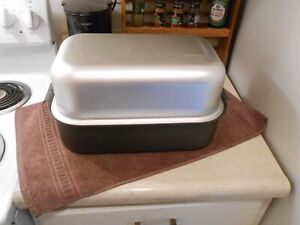 1976 MIRACLE MAID Large "Gem Coat" Turkey Roaster  & Dome Lid VERY CLEAN