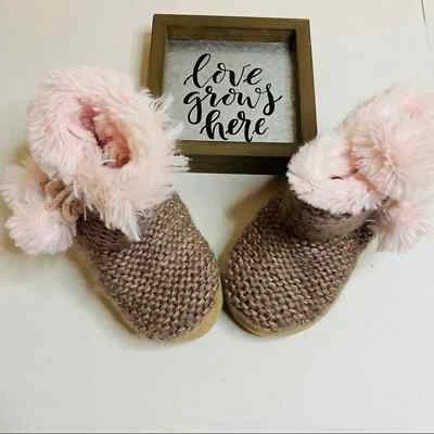 Infant/ Baby Toddler Crochet/Furry Boots Size:S - Image 1 of 4