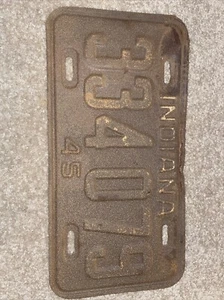 NICE 1945 Indiana License Plate Tag 334 079 - Picture 1 of 2
