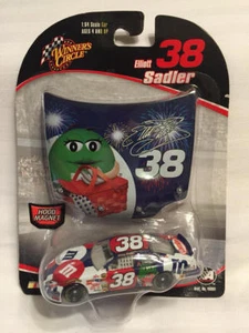 2005 #38 Elliott Sadler GREEN M&M's Die Cast 1:64 Hood Magnet Winner's Circle - Picture 1 of 4