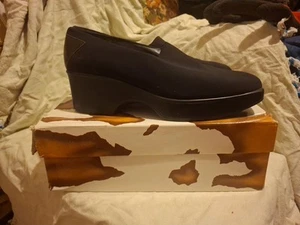 Donald J Pliner Unisex Elastic Black Wedge Neys 9.5 M Pre-Owned GUC - Picture 1 of 18
