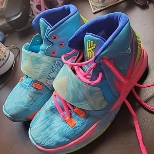 Nike Kyrie 6 Pool Blue Pink Youth Basketball Shoes Kids Size 5Y CZ4686-409 - Picture 1 of 6