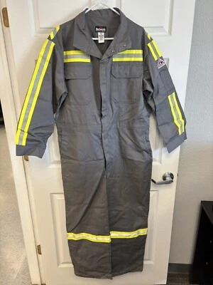 Bulwark Protective Apparel Coverall 46 RG Flame Resistant FR CAT 2 Jumpsuit Gray - Image 1 of 3