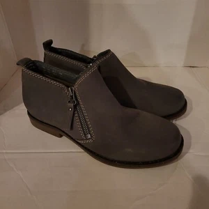 Nuevo Mujer Hush Puppies Zapatos Gris Gamuza Ancho Grande Talla 7.5 Trabajo Carrera Informal - Imagen 1 de 7