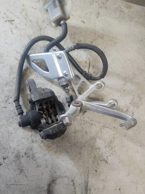 Juegos de pinzas de freno traseras Suzuki GSXR 600 SRAD 1997 a 2000 GSXR600 GSX-R Foto 1 de 4