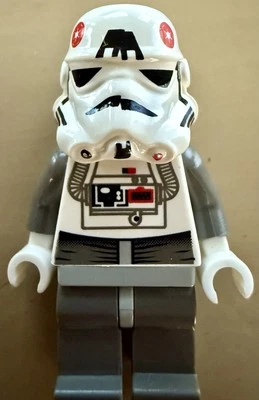 LEGO AT-AT Driver 2004 Red Imperial Logo 4483 - Misprint - Image 1 of 3