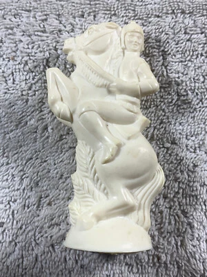 Ajedrez renacentista vintage 1974 MB SOLO CABALLERO BLANCO pieza de repuesto Foto 1 de 4