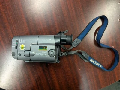 Sony Handycam CCD-TRV21 8mm Video8 Camcorder Player Untested - Image 1 of 4