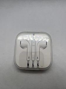 Apple Earpods 3.5mm For iPhone Earbuds Headphone Jack Wired NEW - Zdjęcie 1 z 3
