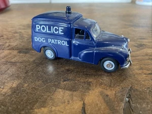 Die Cast Morris Minor 1000 British Police Dog Patrol Van #382 - Picture 1 of 9
