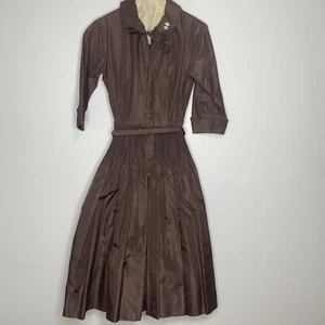 Abito Vintage Anni '50 Aywon Originale Cintura a Pieghe Midi Marrone Bottone L Crinolina - Foto 1 di 12