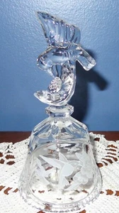 SCHÖNE Kristall Kolibri Glocke geätztes Glas Sägezahn Unterkante 5-3/4" hoch - Bild 1 von 6