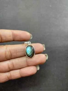 Gorgeous Labradorite Gemstone 925 Sterling Silver Handmade Pendant - Picture 1 of 7