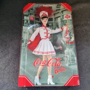 Coca-Cola Barbie Bambola Edizione da Collezione 2001 Mattel 53974 In Scatola - Foto 1 di 8