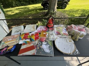 Bundle of Assorted/Mixed Party Supplies & Decorations - Picture 1 of 12
