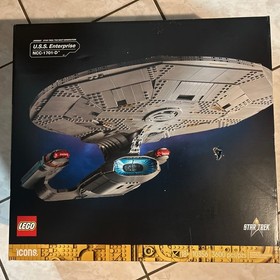 LEGO 10356 Star Trek M U.S.S. Enterprise NCC-1701-D Small Box Damage