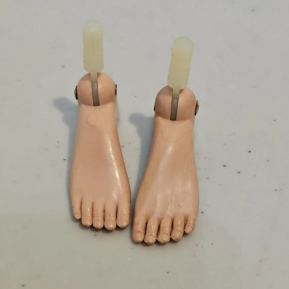  GI JOE 1964-70's Right And Left Feet (B) - Image 1 of 4