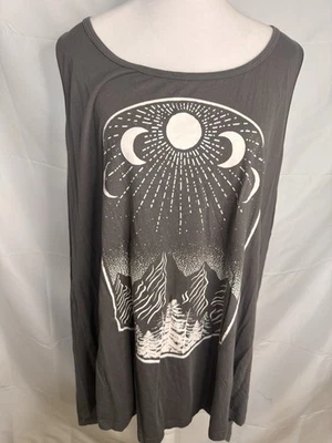 Camiseta sin mangas Torrid Happy Camper con escena de cielo nocturno talla grande 4XL Foto 1 de 4