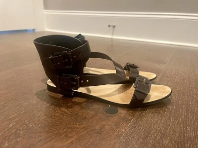 Sandálias Brian Atwood com tiras biqueira aberta couro marrom escuro fivela sapatos tamanho 9/40 - Imagem 1 de 4