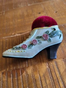 Cojín de alfiler de zapatos estilo victoriano para damas floral blanco borgoña 2,5" de alto - Imagen 1 de 9