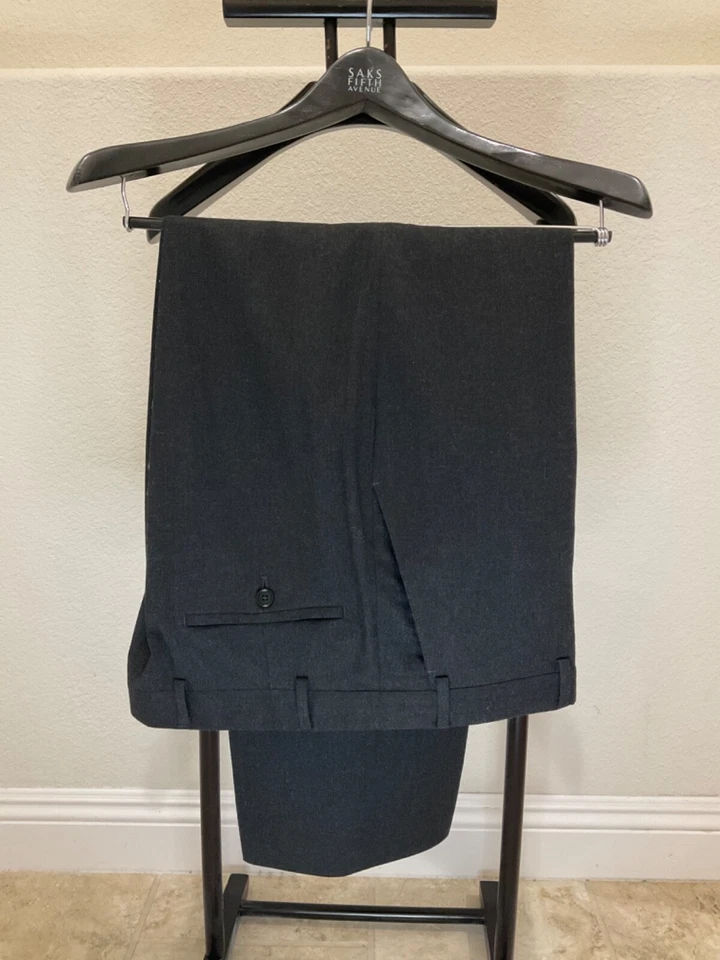 Pantalones de vestir para hombre Armani Collezioni gris carbón, talla 38, regular Foto 1 de 4