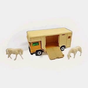 1977 Lesney England Matchbox Superfast No.40 Horse Box w/ TWO Horses - Picture 1 of 4