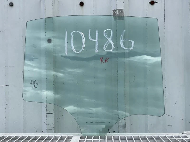 2015-2021 MERCEDES BENZ C-CLASS RIGHT REAR DOOR WINDOWS 53077 Foto 1 de 4