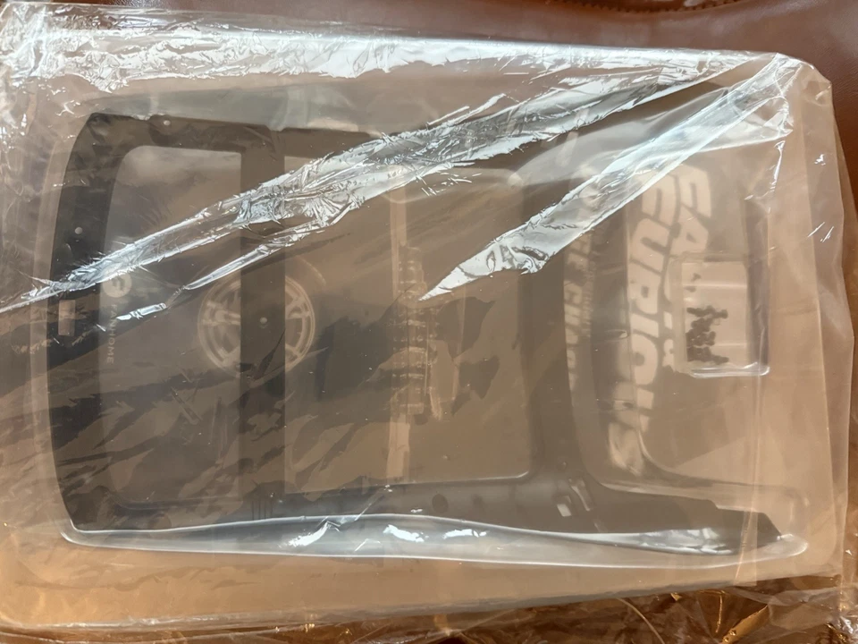 FANHOME BUILD THE 1/8 DODGE CHARGER R/T FAST AND FURIOUS CAR - ISSUE 72 - Image 1 of 1