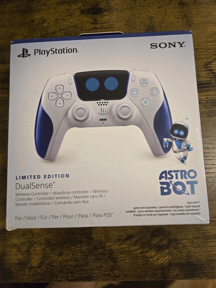 Sony DualSense Controller - White for For Sony PlayStation 5 (CFI-ZCT1W)