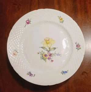 Bing and Grondahl Saxon 10" Dinner Plates 7 pcs Flowers Daffodil Denmark 25A 13 - Picture 1 of 13