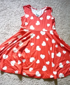 I LOVE LUCY DRESS-ACCESHION - NUEVO CON ETIQUETAS - Adulto XL-- 1 PIEZA Disfraz - ROJO/CORAZONES-TEJIDO - Imagen 1 de 3