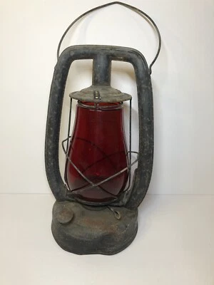 Lámpara de aceite de queroseno Embury Elgin de colección linterna estrella inferior n.º 20 E vidrio rojo abollado Foto 1 de 4