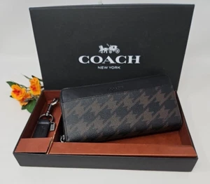 🌟🌷Coach Accordion Wallet Houndstooth Print & Black Keychain Set, NWT AUTHENTIC - Picture 1 of 5