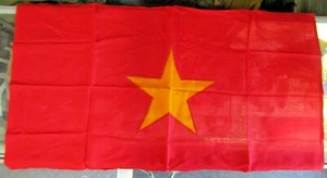Vintage unbenutzt 2 Stück genähte Nordvietnam Flagge 40" x 23" - Bild 1 von 2