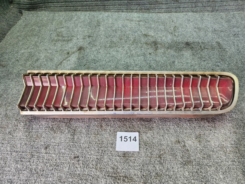 Luz trasera izquierda conductor OEM FORD 1969 Mercury Cougar C9WB-13441-C Foto 1 de 4