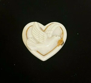 Vintage Lenox Porcelain Dove Of Peace Heart Shaped Pin Brooch Gold Trim - Picture 1 of 3