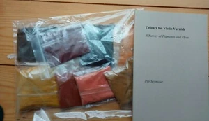 PIGMENTSET MIT 8 FARBEN PLUS INFORMATIONSBUCH: GEIGENBAUER, GEIGEN, LACK. - Bild 1 von 7