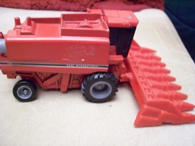 Case International 1:43 Combine - Image 1 of 3