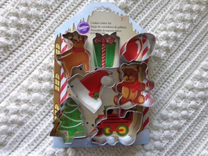 Wilton CHRISTMAS cookie cutter 7 set present train bear light hat tree reindeer - Picture 1 of 1