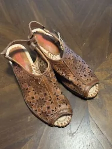 NUOVI PIKOLINOS sandali con zeppa in pelle fustellata, slingback, punta aperta taglia 36 US 5,5 - Foto 1 di 8
