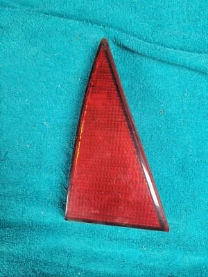 ?? Marcador interior trasero triangular pasajero derecho mitsubishi endeavor 2006-2008  Foto 1 de 2