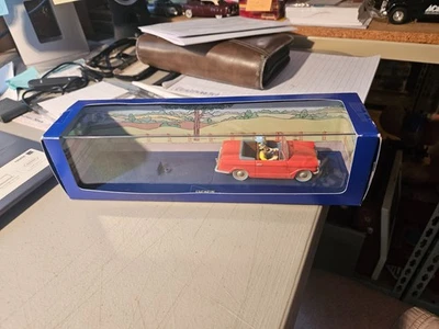 ATLAS 1:43 TIN TIN LA TRIUMPH HERALD NO CAMPER RED LILE NOIRE NEW IN BOX + COMIC - Image 1 of 4