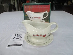 Pfaltzgraff Perrenials Snow Village Gravy Boat W Saucer/Underplate 8”L 5”W New - Picture 1 of 6