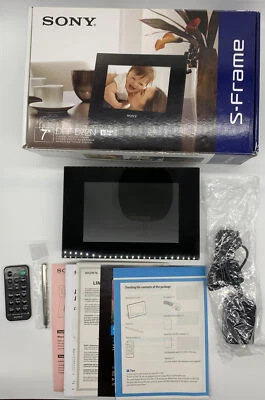 Sony S-Frame 7" Digital Photo Frame Picture Clock With Remote Model DPF-D72N - Image 1 of 4
