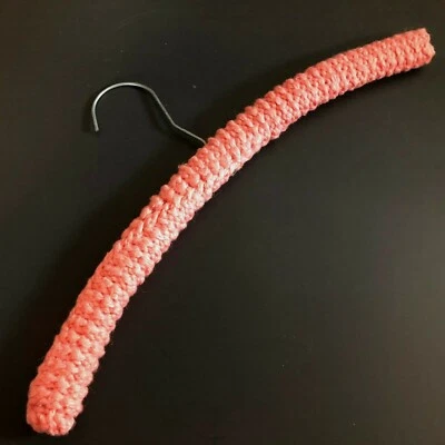 Percha de madera de ganchillo rosa vintage abrigo ropa linda casa de campo Shabby Chic de colección  Foto 1 de 4