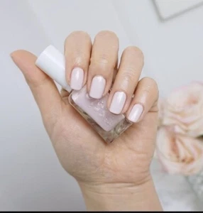 Essie Nagellack Gel Couture, Nr. 466 wearing hue?, Hellrosa 13,5ml. NEU! - Bild 1 von 1