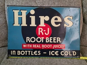 Vintage Hires Root Bier Soda Metall Blech geprägtes Schild in Flaschen - Bild 1 von 12