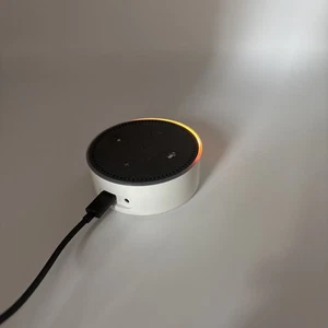 Amazon RS03QR Echo Dot 2nd Generation Smart Speaker with USB Cable And Plug. - Picture 1 of 10